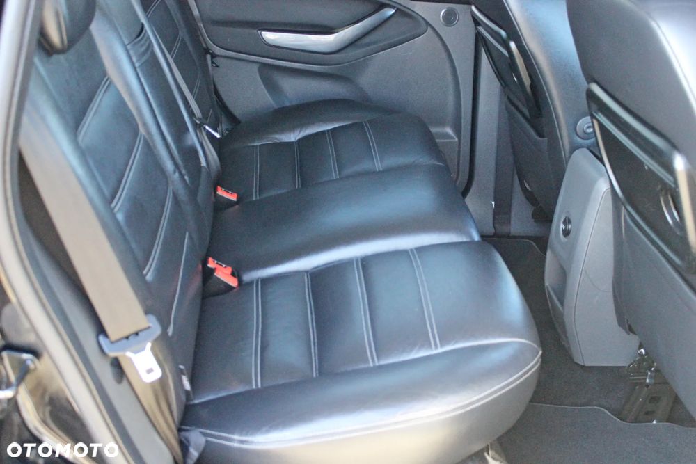 Ford Kuga 2.0 TDCi 2x4 Titanium - 22
