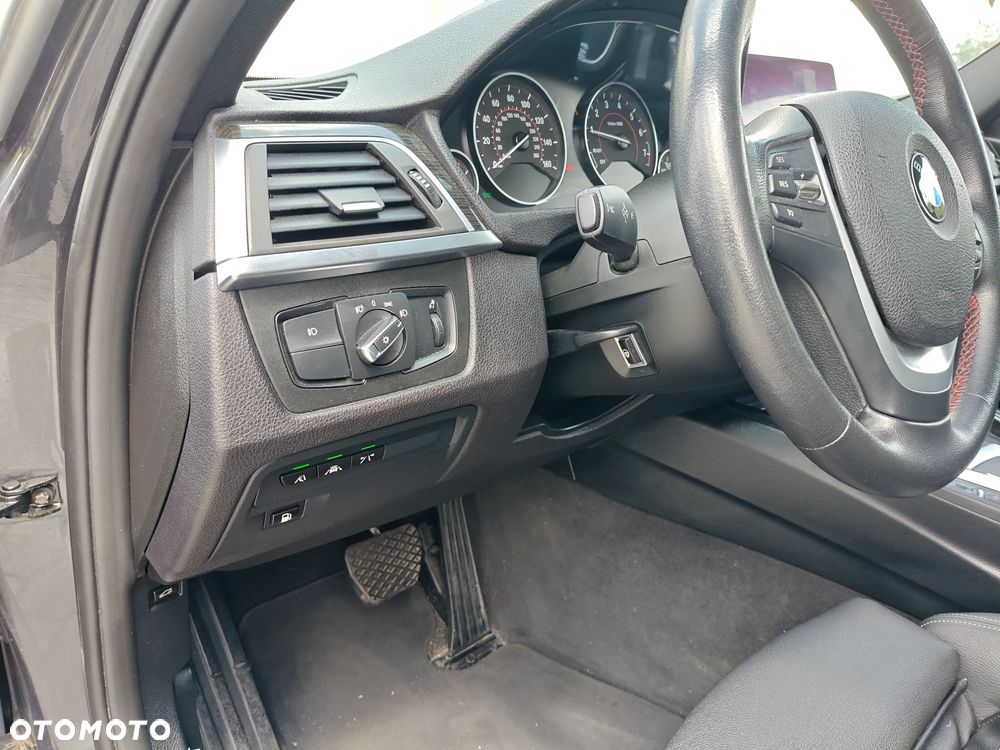 BMW Seria 3 330e iPerformance Luxury Line - 12