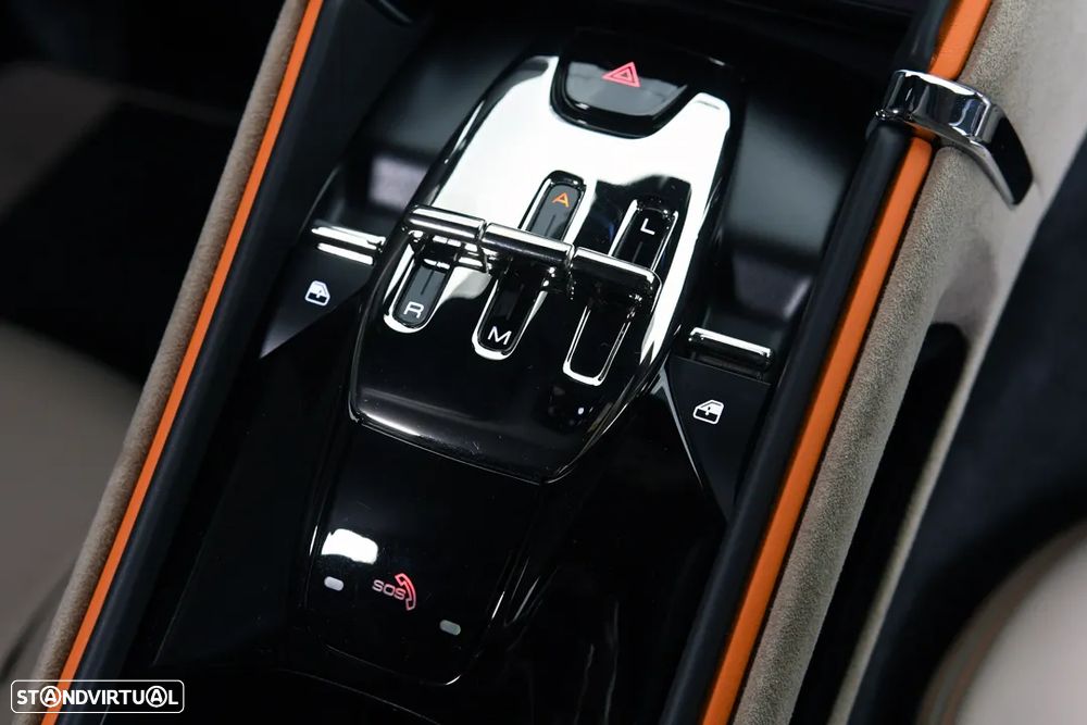 Ferrari Roma 3.9 Twin-Turbo V8 - 25