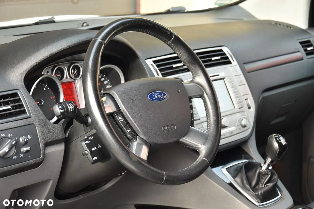 Ford Kuga 2.0 TDCi 4x4 Titanium - 22