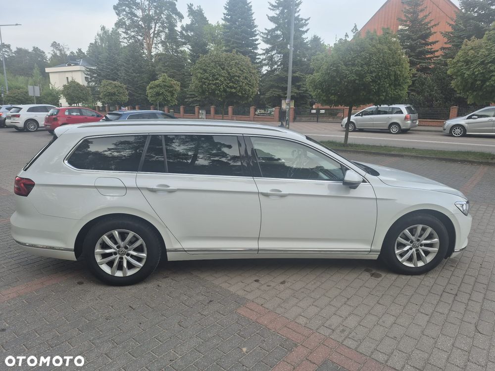 Volkswagen Passat 2.0 TDI (BlueMotion Technology) Highline - 12