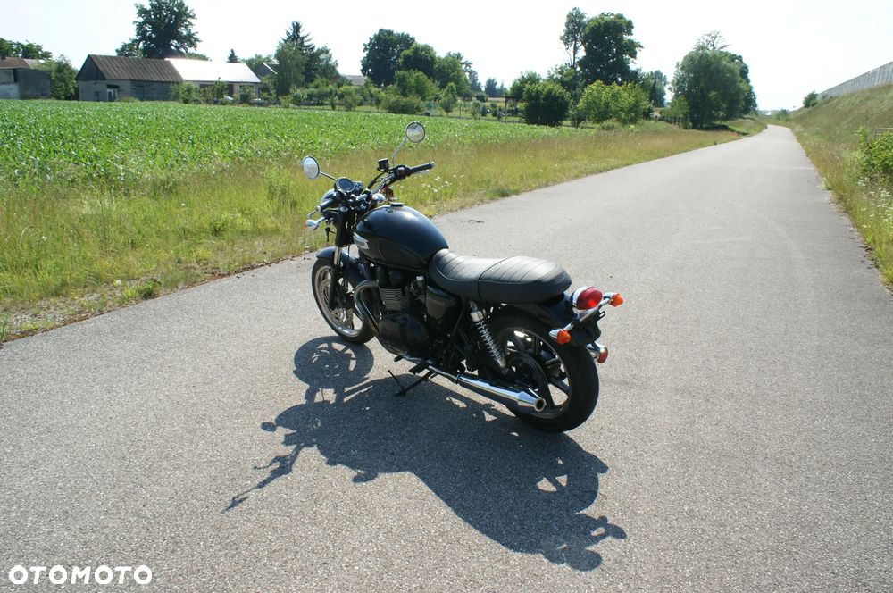Triumph Bonneville - 7