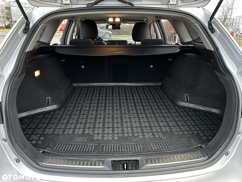 Toyota Avensis 2.0 D-4D Premium - 26