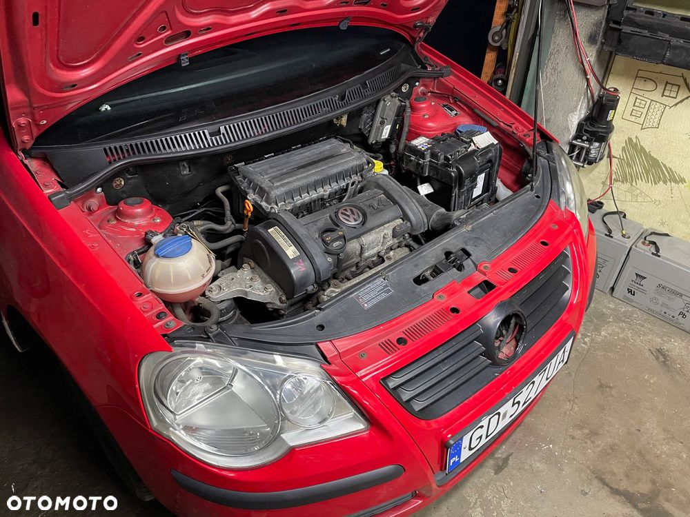 Volkswagen Polo 1.4 16V Comfortline - 19