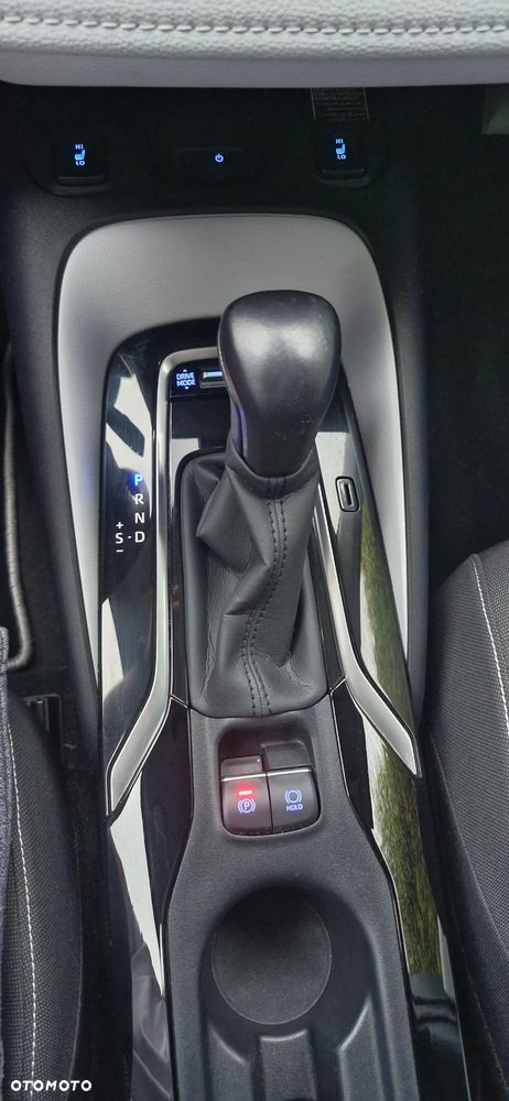 Toyota Corolla 2.0 Hybrid Executive - 13