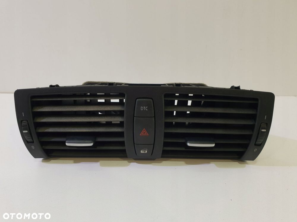 BMW E87 E81 E82 KRATKA NAWIEWU ŚRODKOWA PRZEDNIA PRZÓD 7059189 - 1