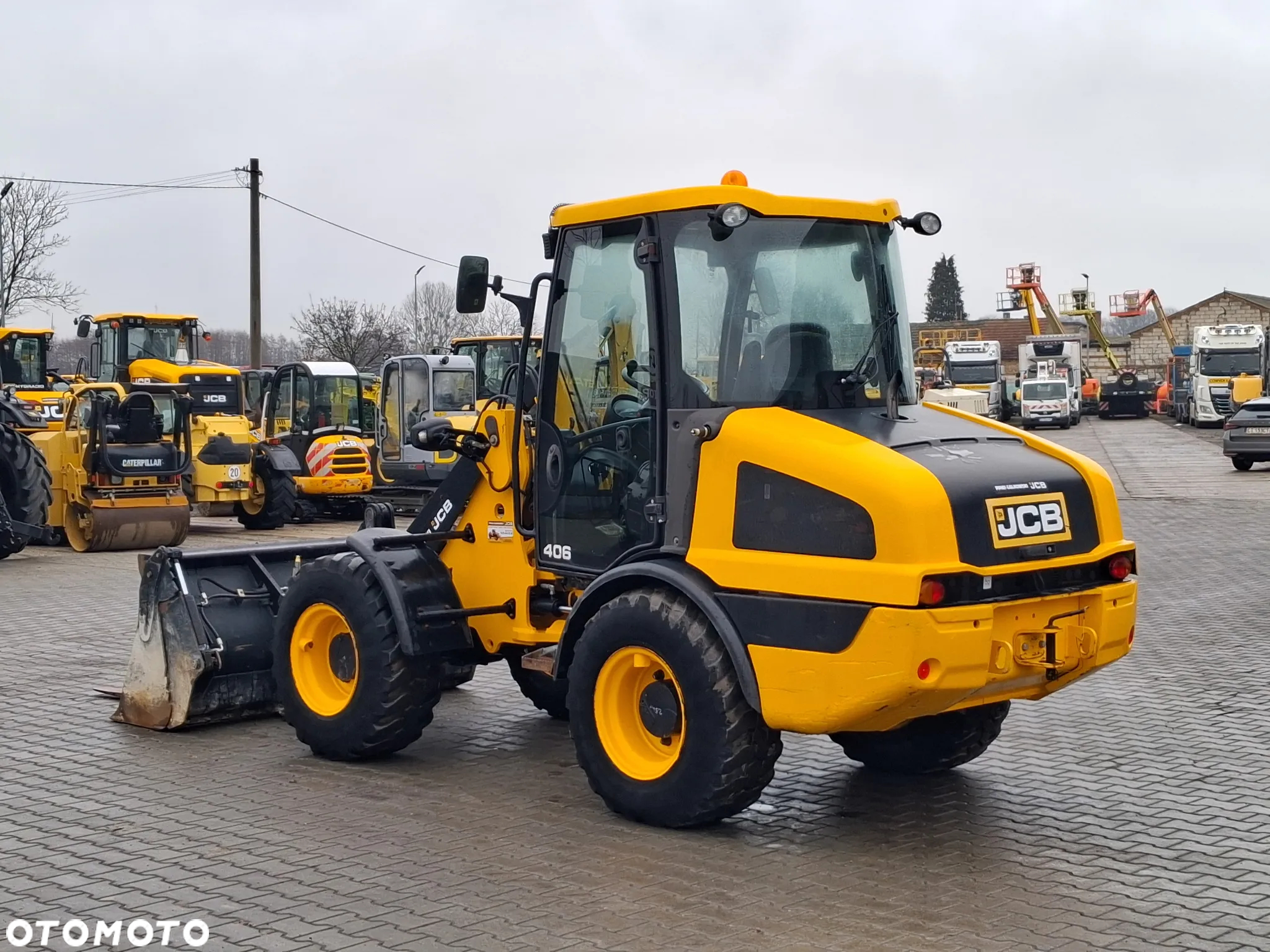 JCB 406 - 3