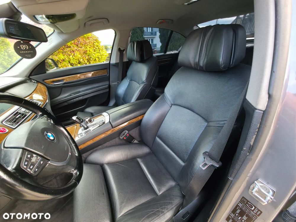 BMW Seria 7 740i - 18