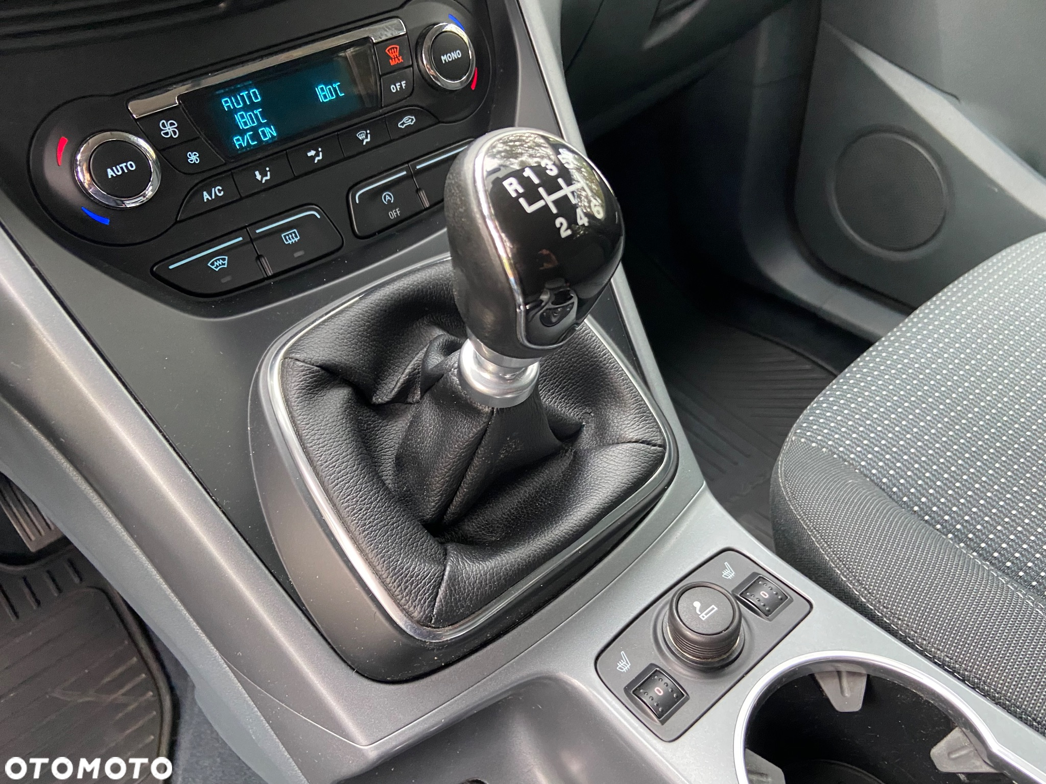 Ford C-MAX 1.6 TDCi Start-Stop-System Champions Edition - 26