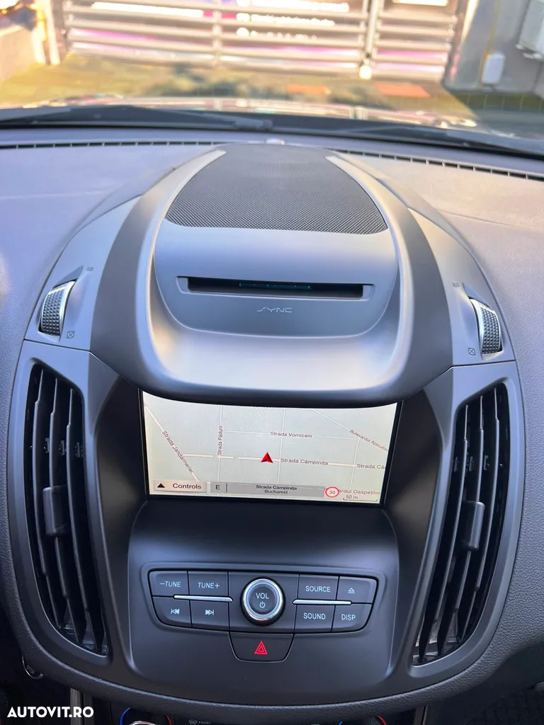 Ford Kuga 2.0 TDCi 4WD Powershift Titanium - 33