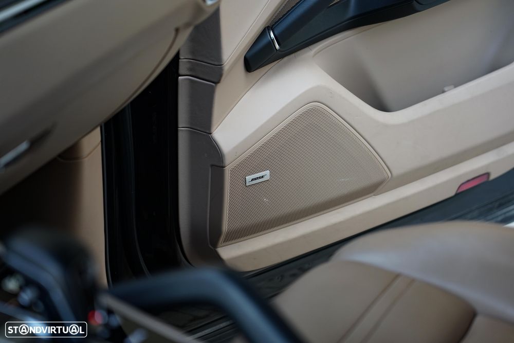 Porsche Cayenne - 21