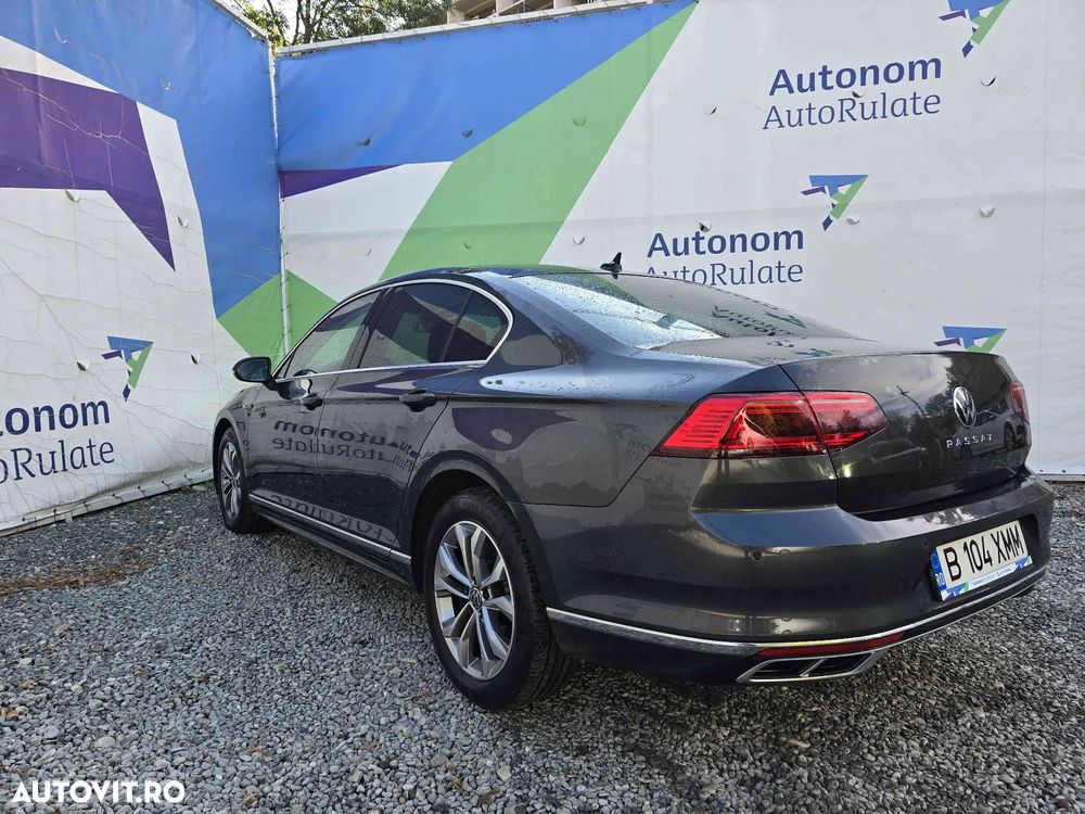 Volkswagen Passat - 4