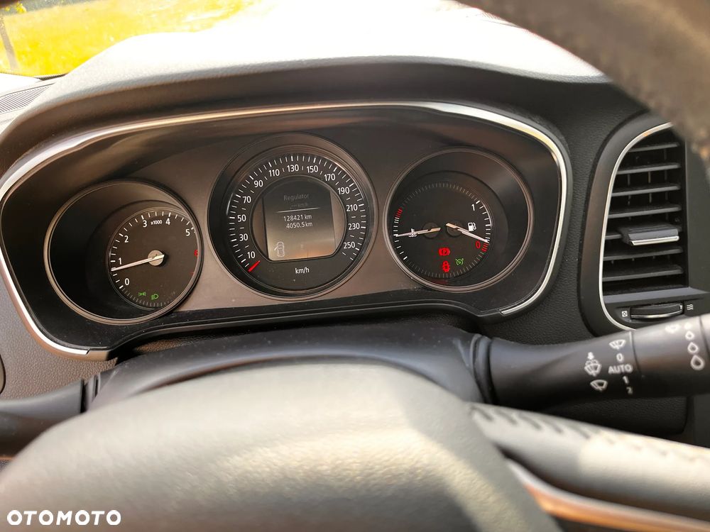 Renault Megane 1.6 SCe Zen - 8