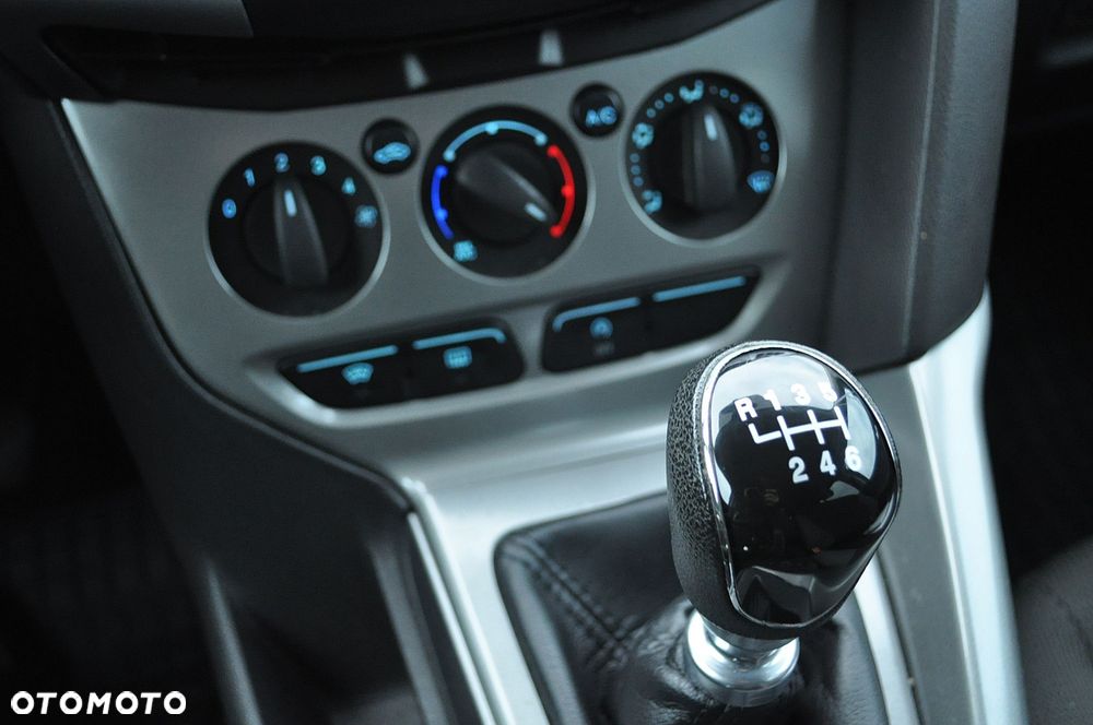 Ford Focus 1.6 EcoBoost Titanium - 35