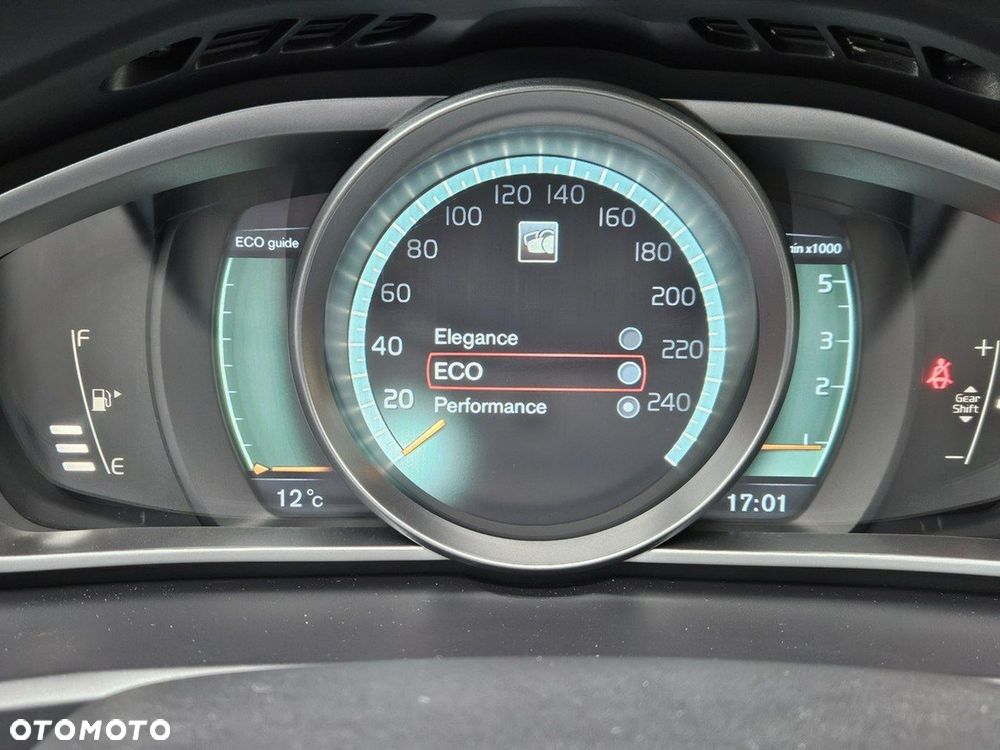 Volvo V40 D2 Momentum - 23