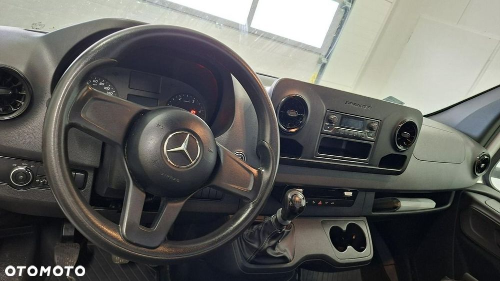 Mercedes-Benz Sprinter - 7