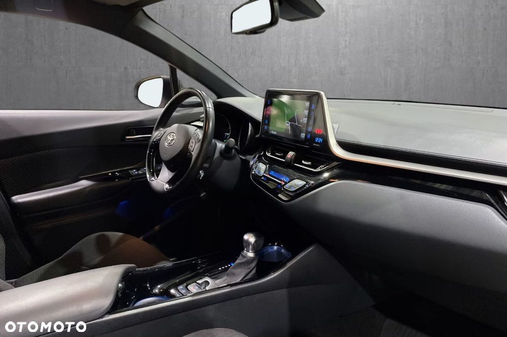 Toyota C-HR Lounge - 13