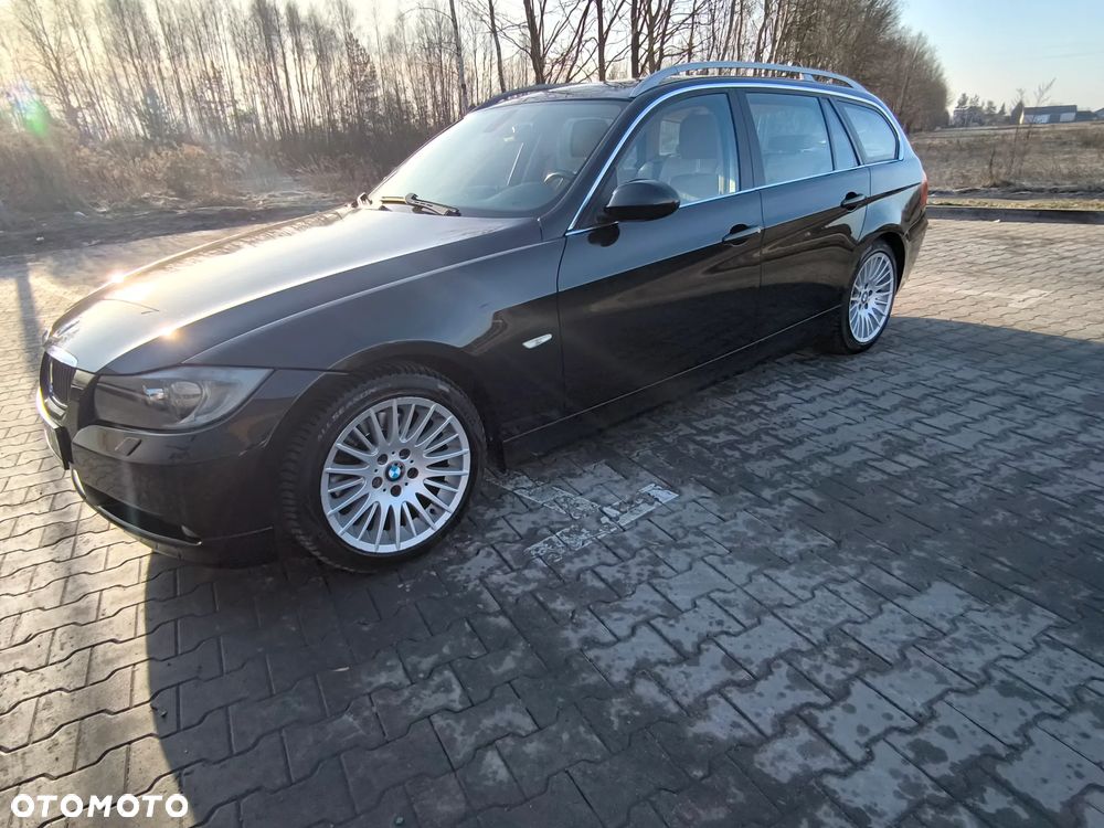 BMW Seria 3 330xi - 1