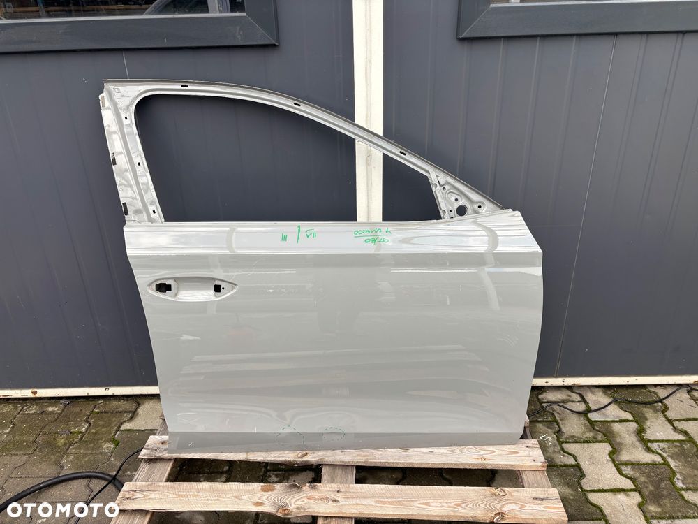Skoda Octavia IV drzwi przednie prawe - 1