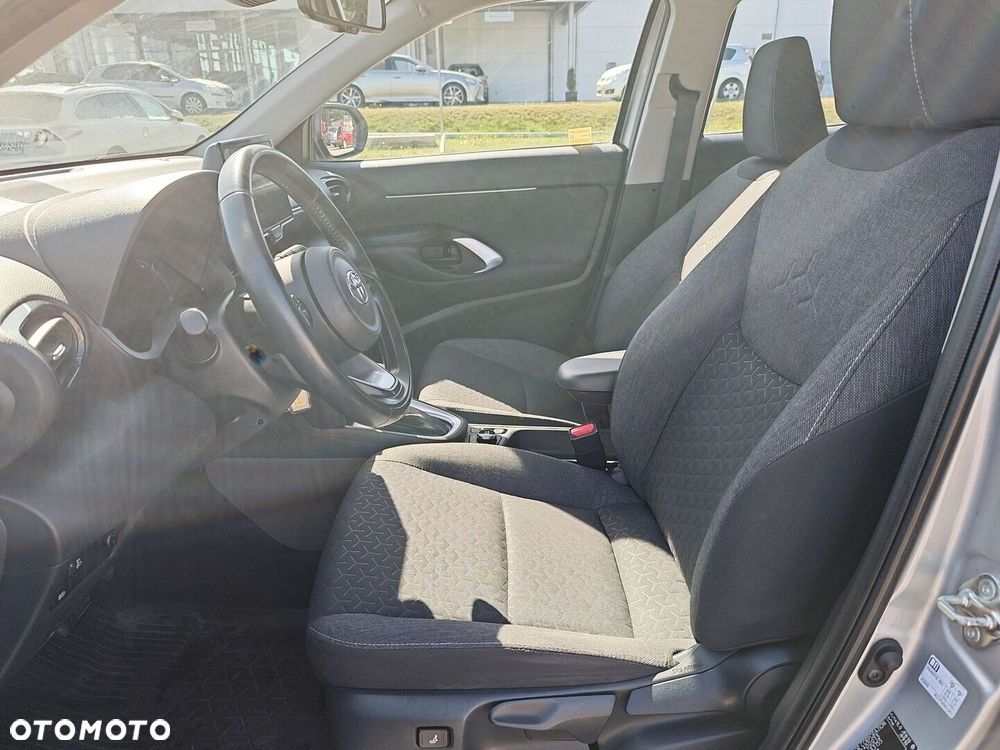Toyota Yaris Cross Hybrid 1.5 Comfort 4x4 - 15