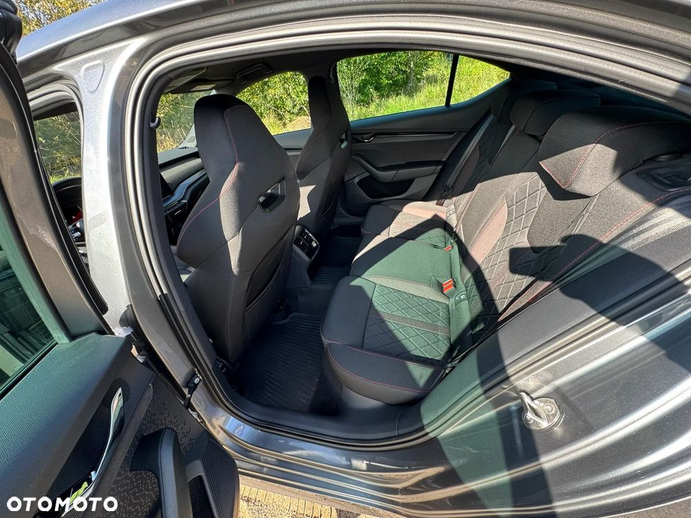 Skoda Octavia 2.0 TSI RS DSG - 11