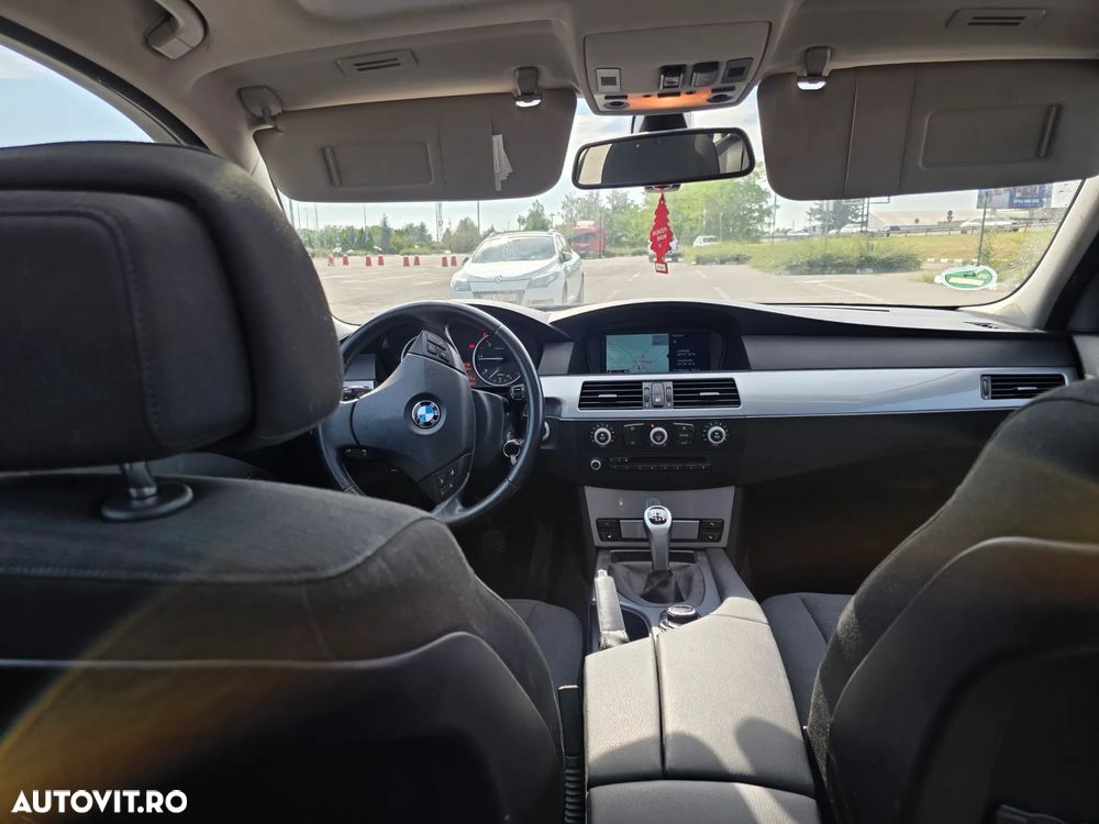 BMW Seria 5 520d Touring - 8