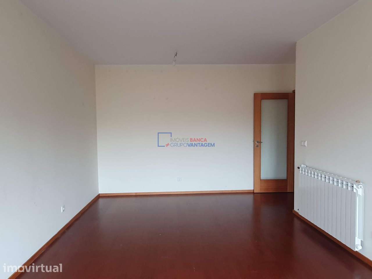 Apartamento T3 c/ Lugar de Garagem e arrumos em Oliveira do Douro - Grande imagem: 4/21