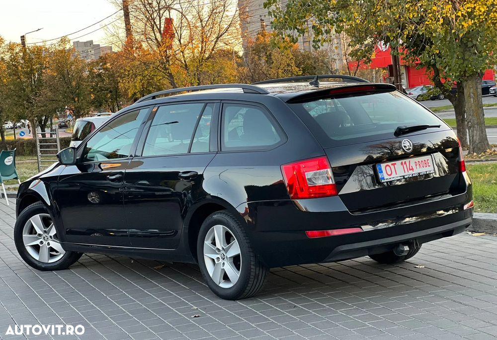 Skoda Octavia Combi 1.6 TDI Premium Edition - 3