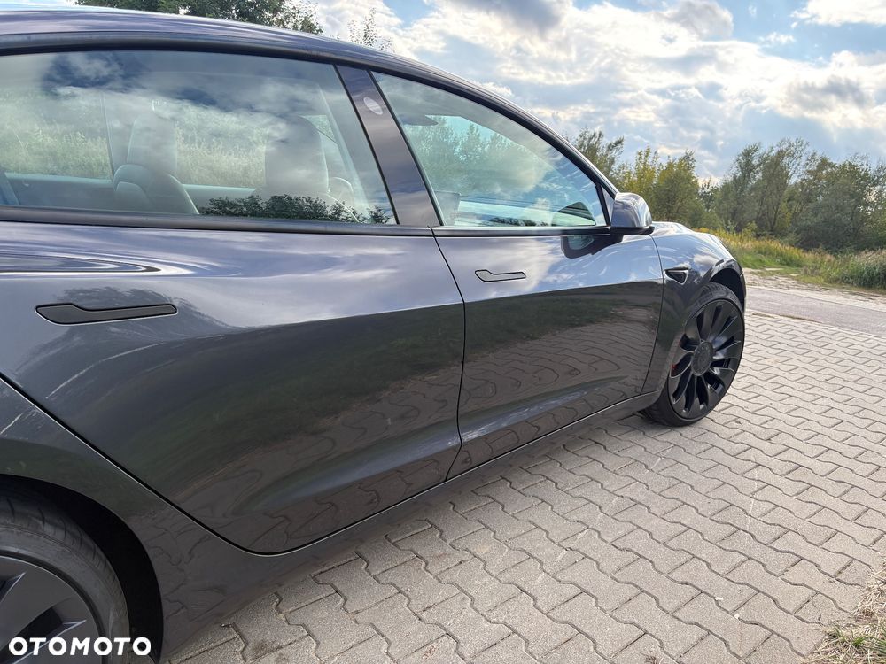 Tesla Model 3 - 7