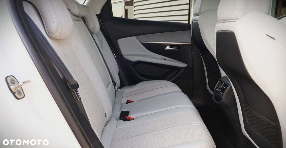 Peugeot 3008 - 17