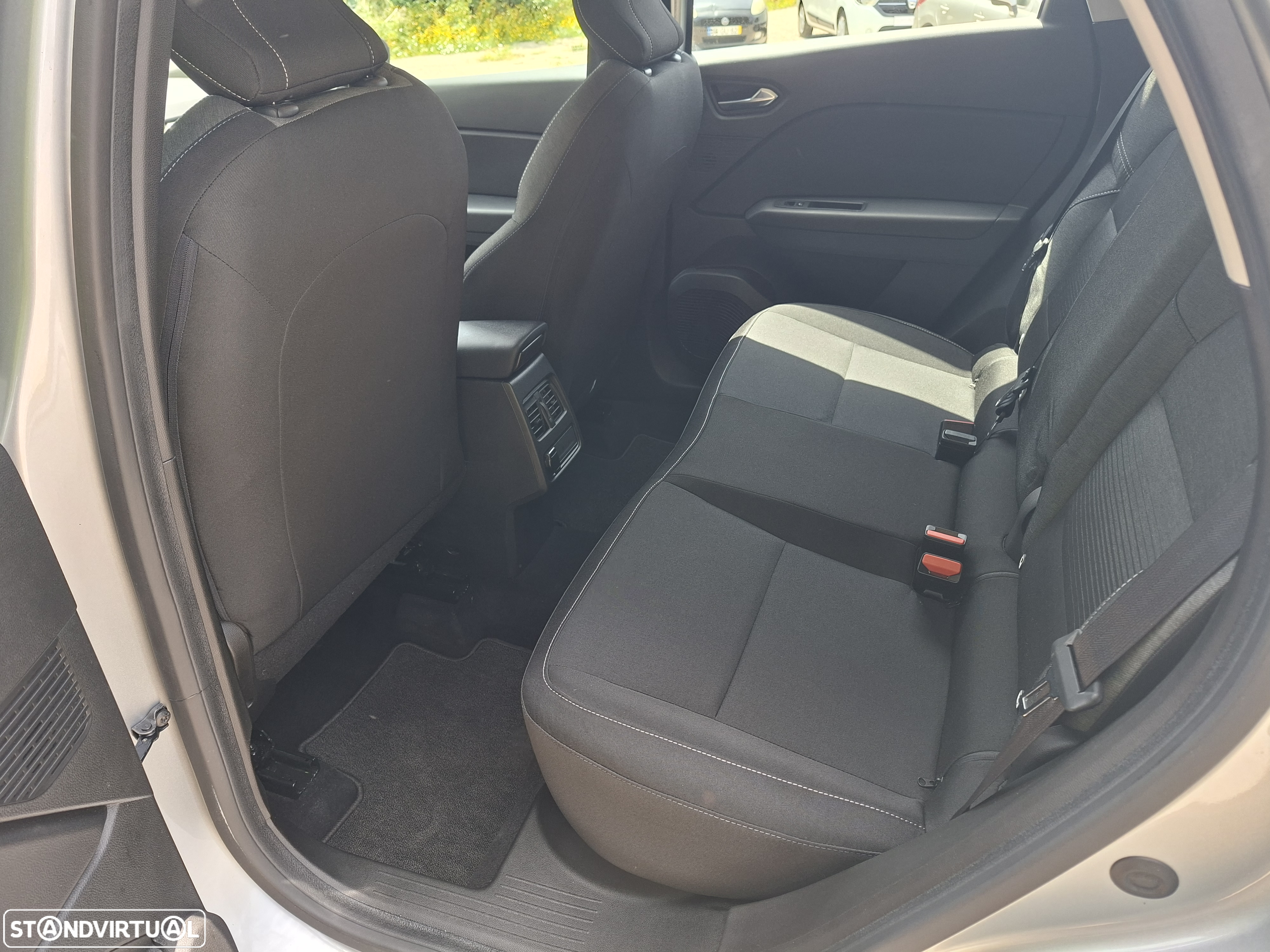 Renault Captur 1.5 dCi Exclusive EDC - 26