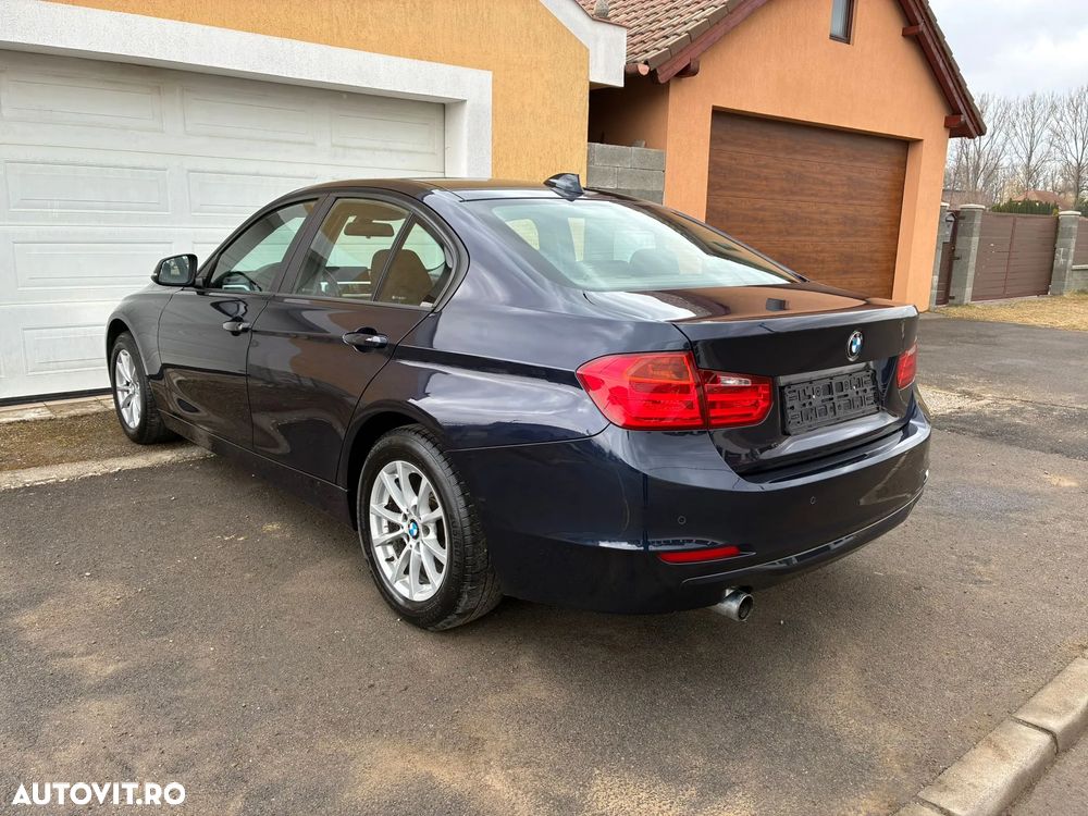 BMW Seria 3 320i Aut. - 23