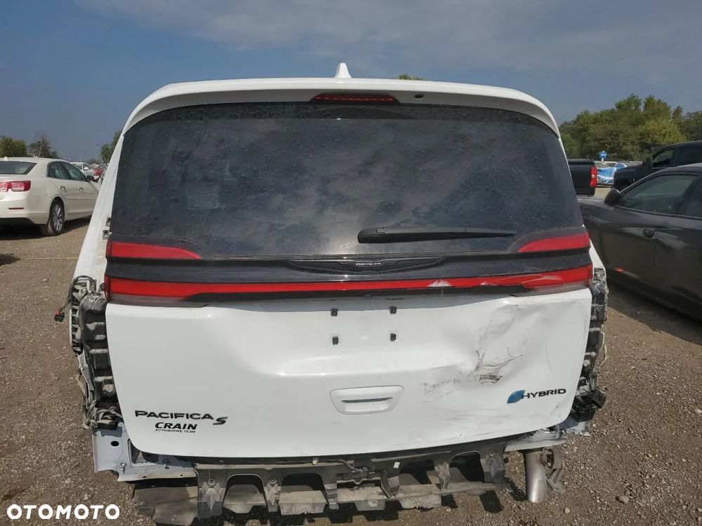 Chrysler Pacifica - 5