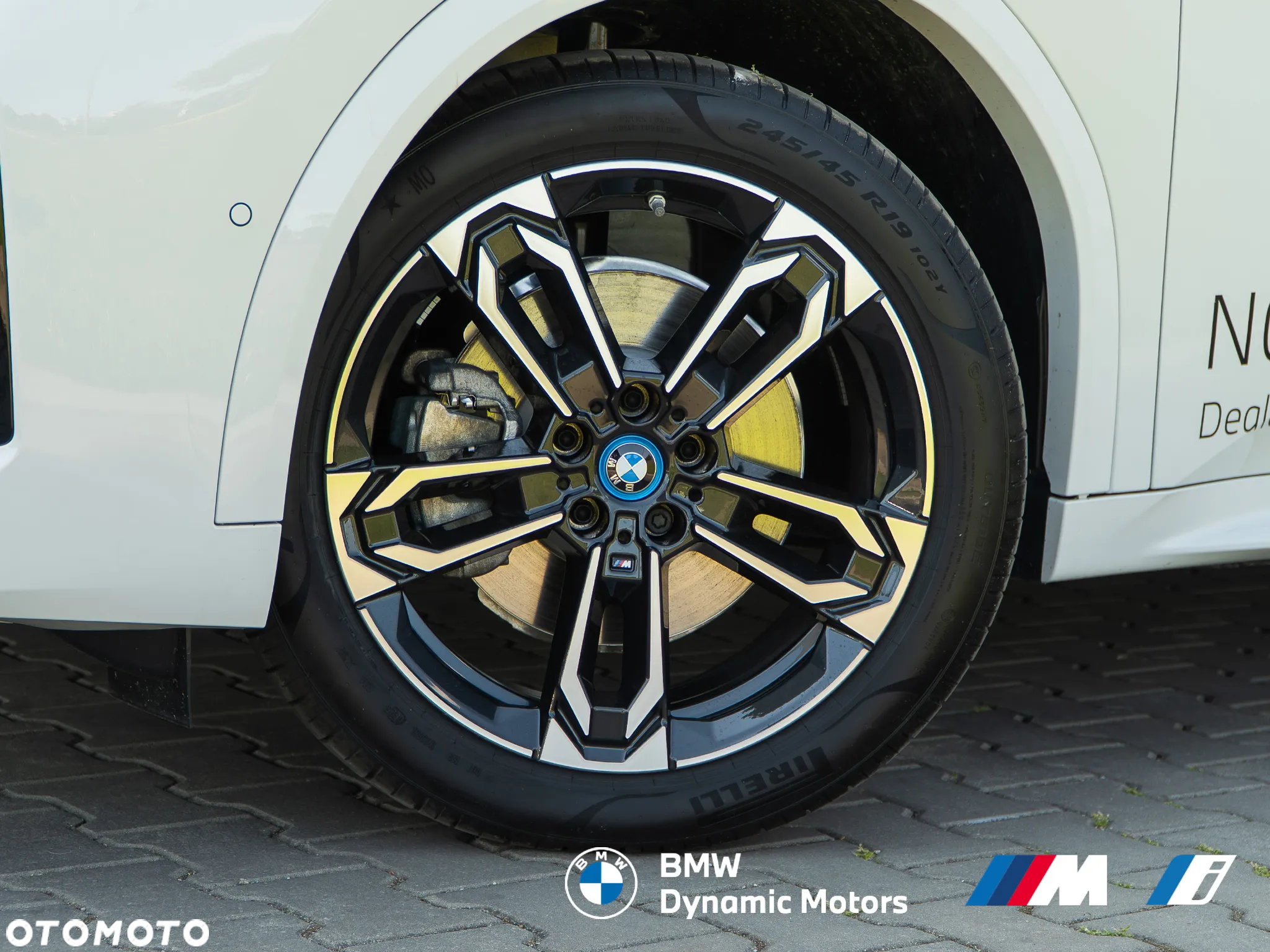 BMW iX2 - 10