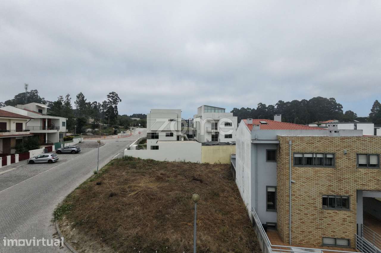 Lote Urbano para venda na Cidade da Maia - Grande imagem: 2/4