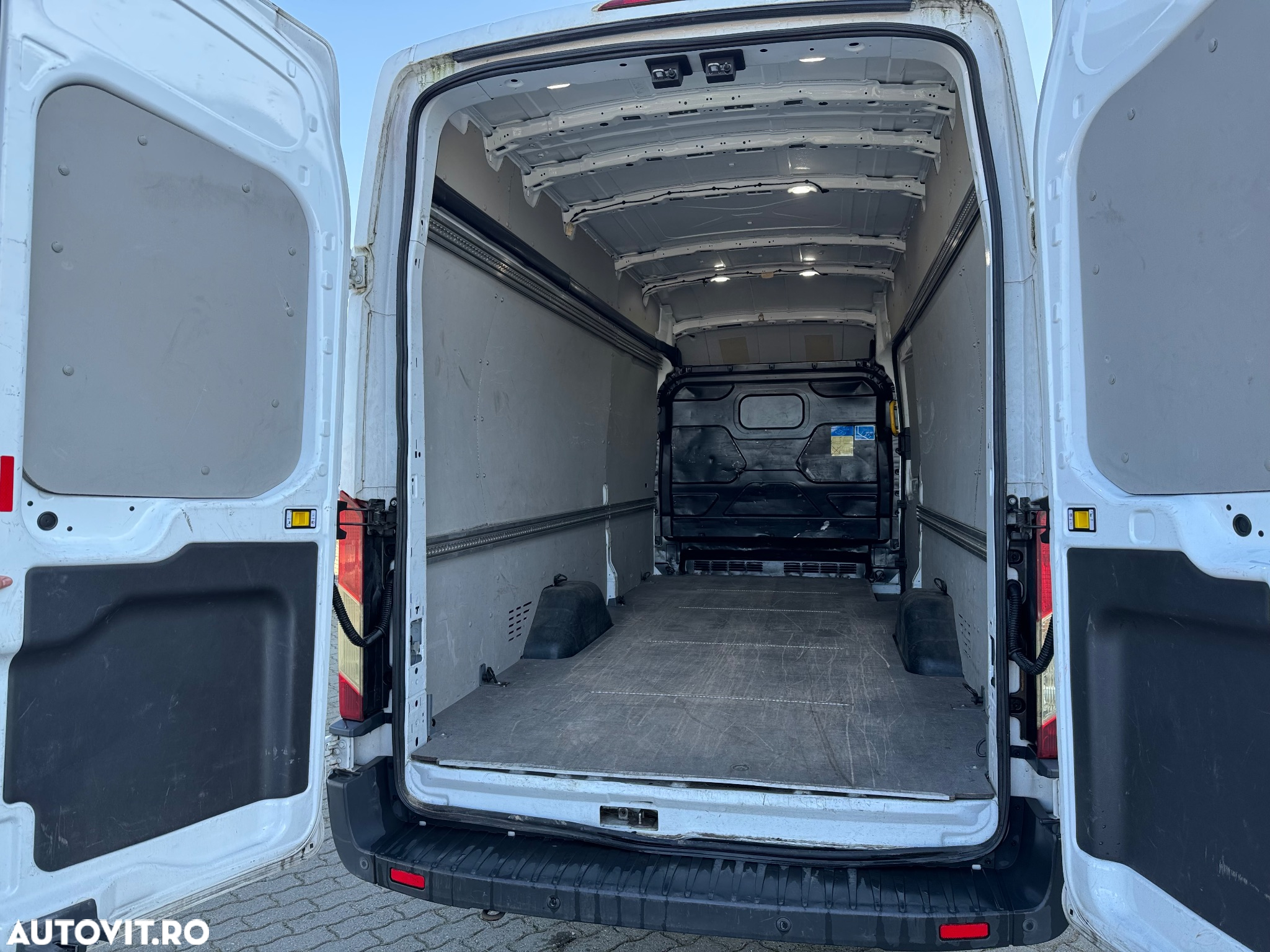 Ford Transit - 28