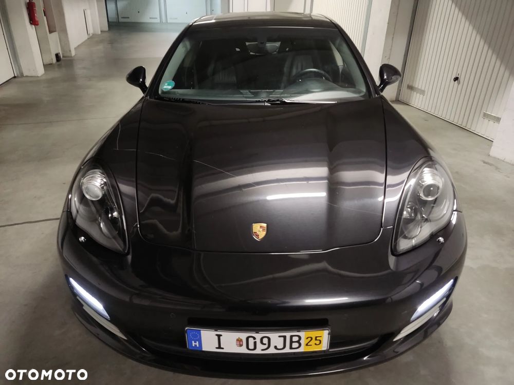 Porsche Panamera 4S PDK - 36