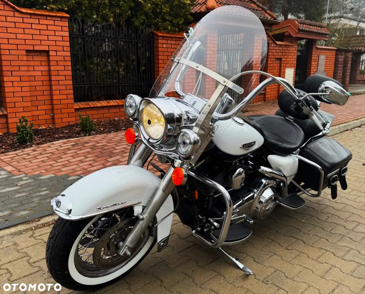 Harley-Davidson Touring Road King - 11