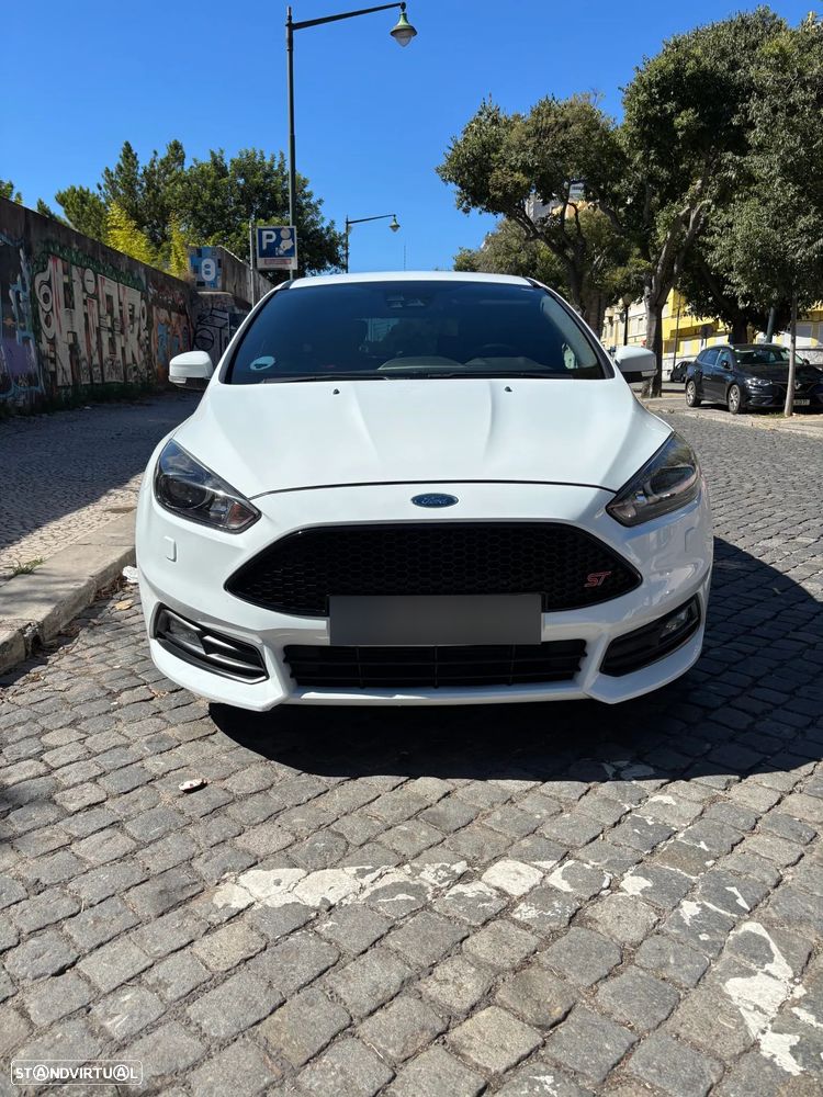 Ford Focus 2.0 EcoBoost ST - 10