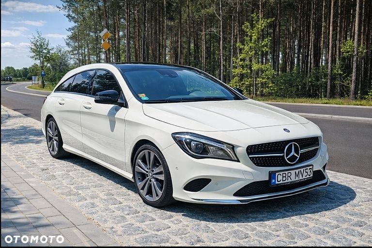 Mercedes-Benz CLA 180 Urban - 1