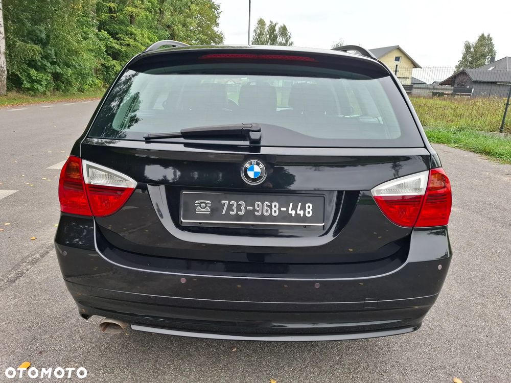 BMW Seria 3 318i Touring - 5