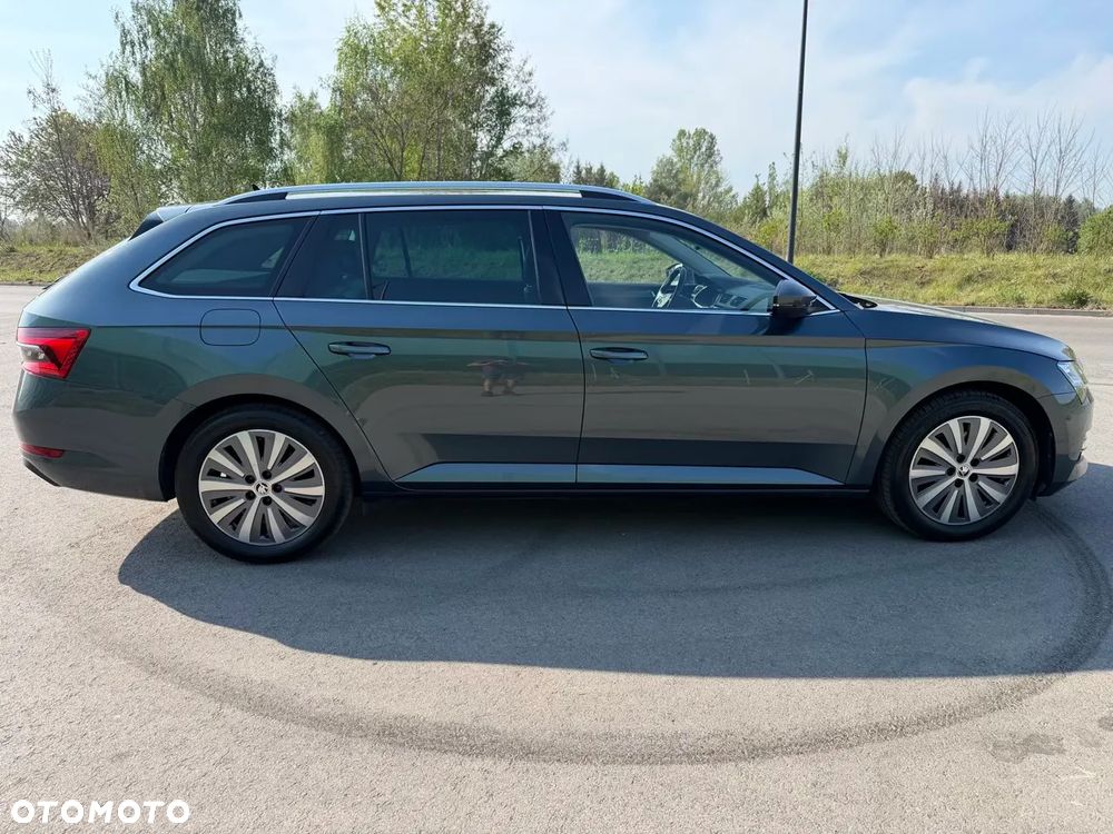 Skoda Superb 2.0 TDI SCR Style DSG - 5