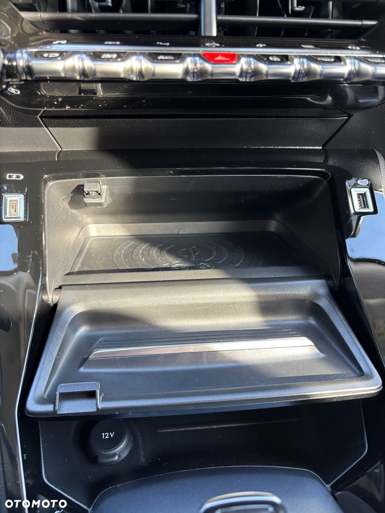 Peugeot 2008 PureTech 130 EAT8 Allure - 21