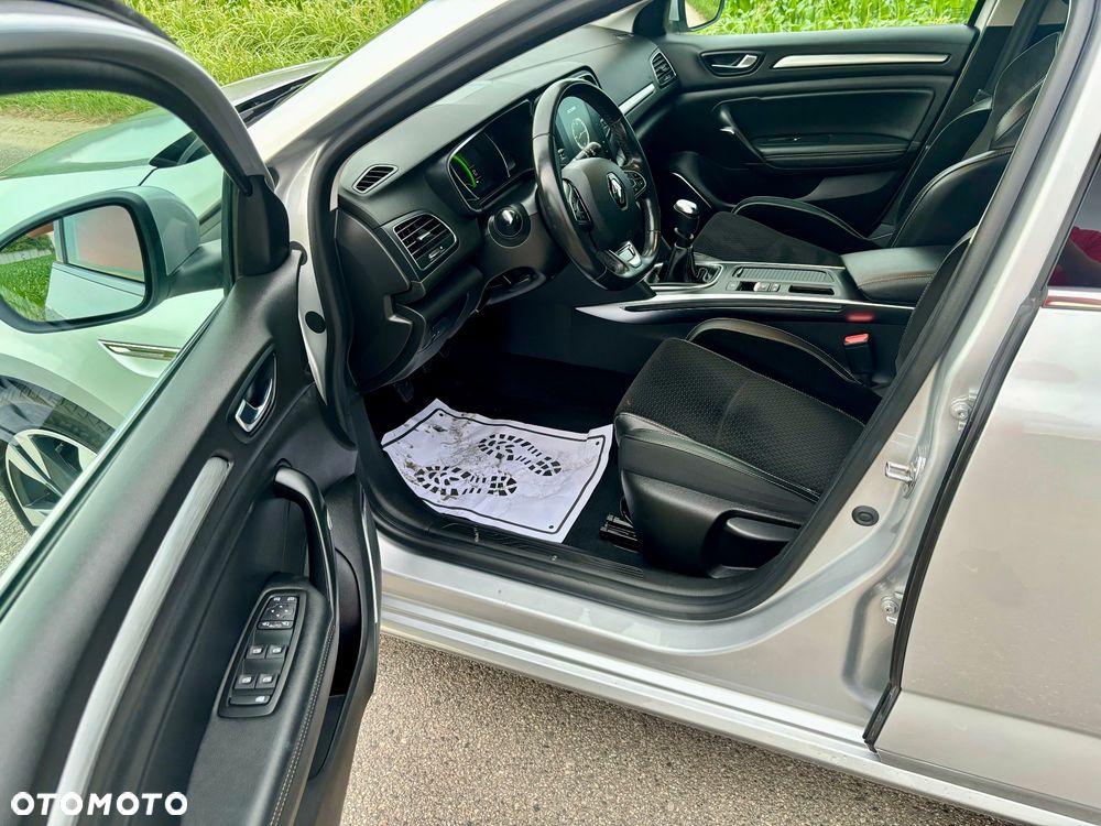 Renault Megane TCe 140 GPF LIMITED - 11
