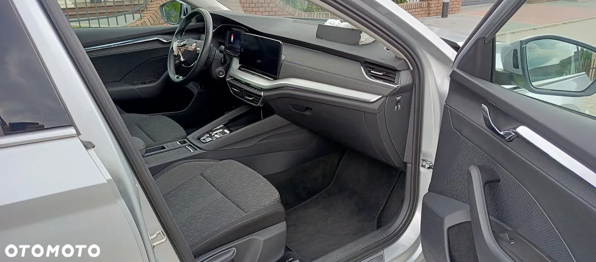 Skoda Octavia Combi 2.0 TDI DSG Exclusive Plus - 14