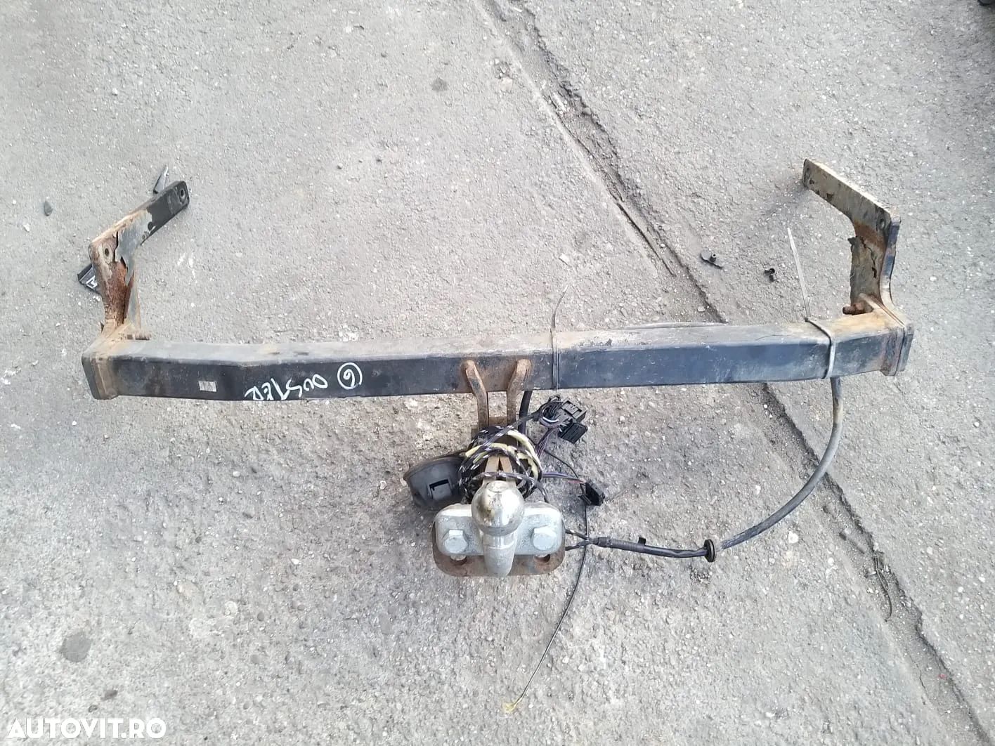 Carlig Remorcare cod: 511608803R pentru Dacia Duster din 2011 4x2 - 1