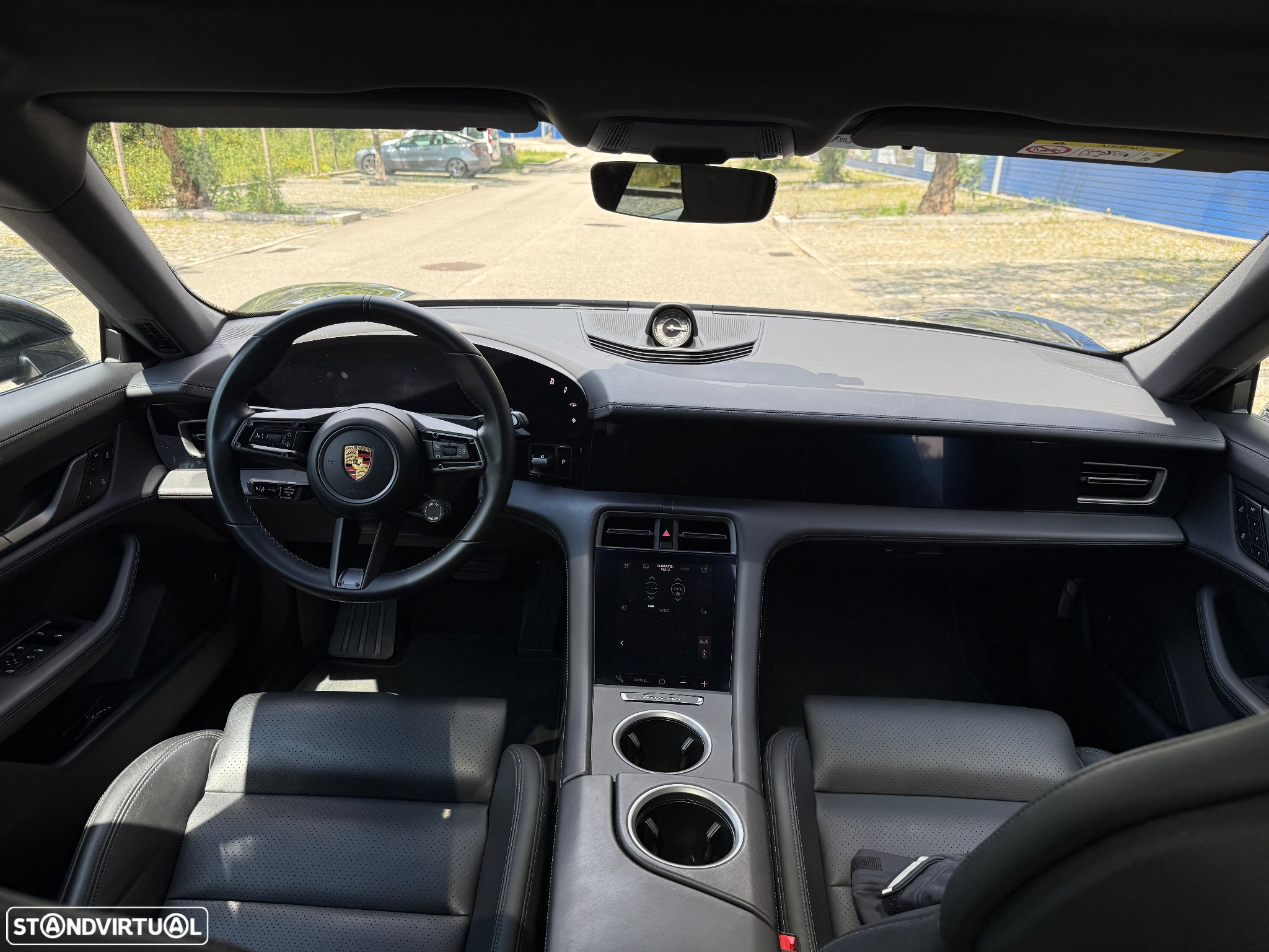 Porsche Taycan Cross Turismo 4 - 21