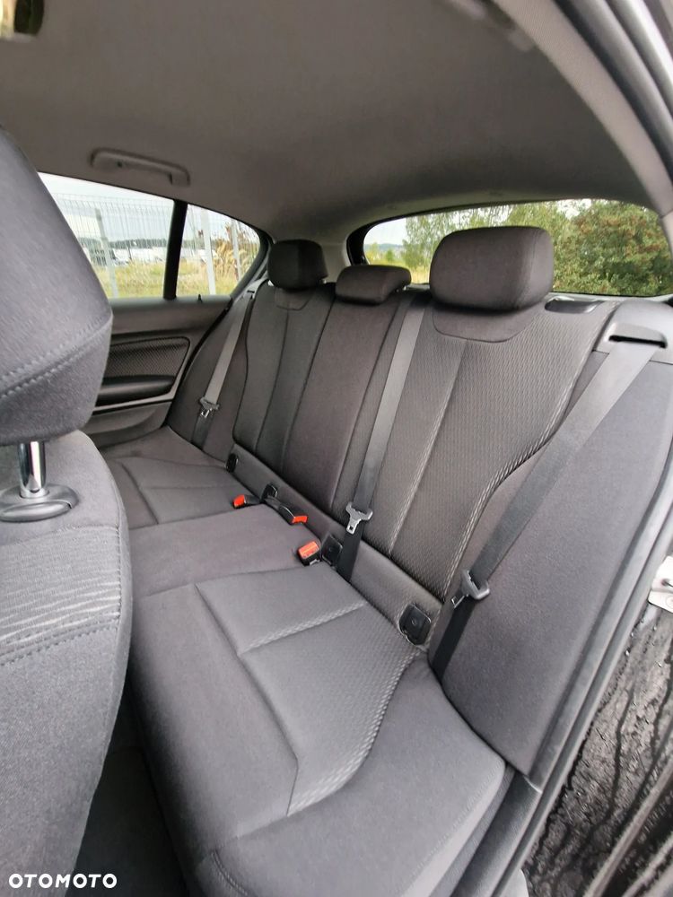 BMW Seria 1 118i - 28
