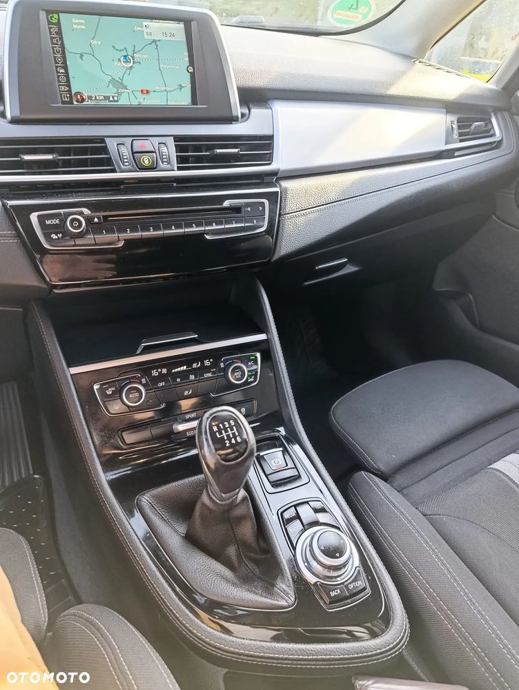 BMW Seria 2 218d xDrive M Sport - 9