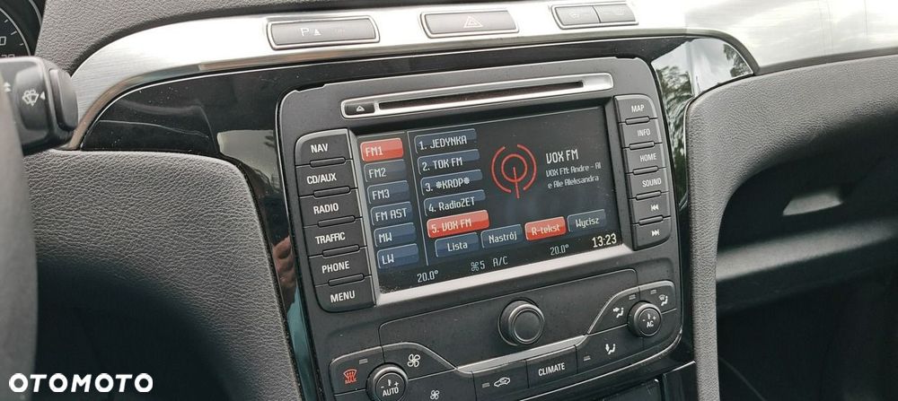 Ford S-Max - 12